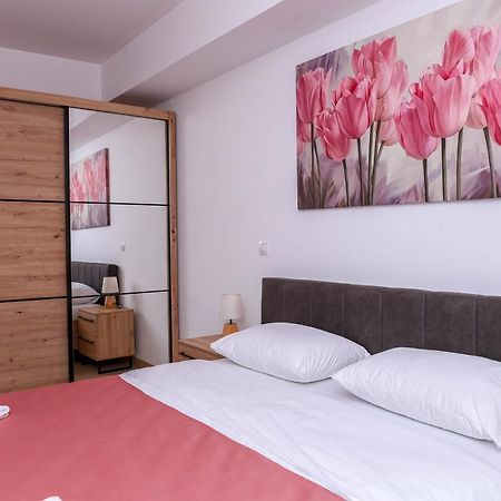 Flatiron Apartments Üsküp Dış mekan fotoğraf